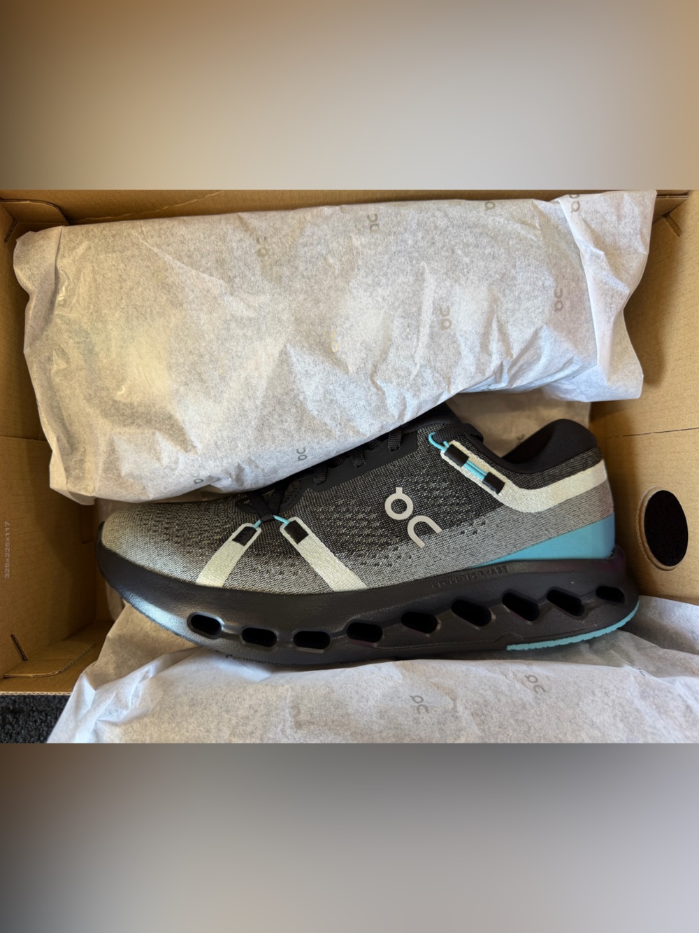 On Men's Cloudsurfer 2 in Black and Flurry Size 12